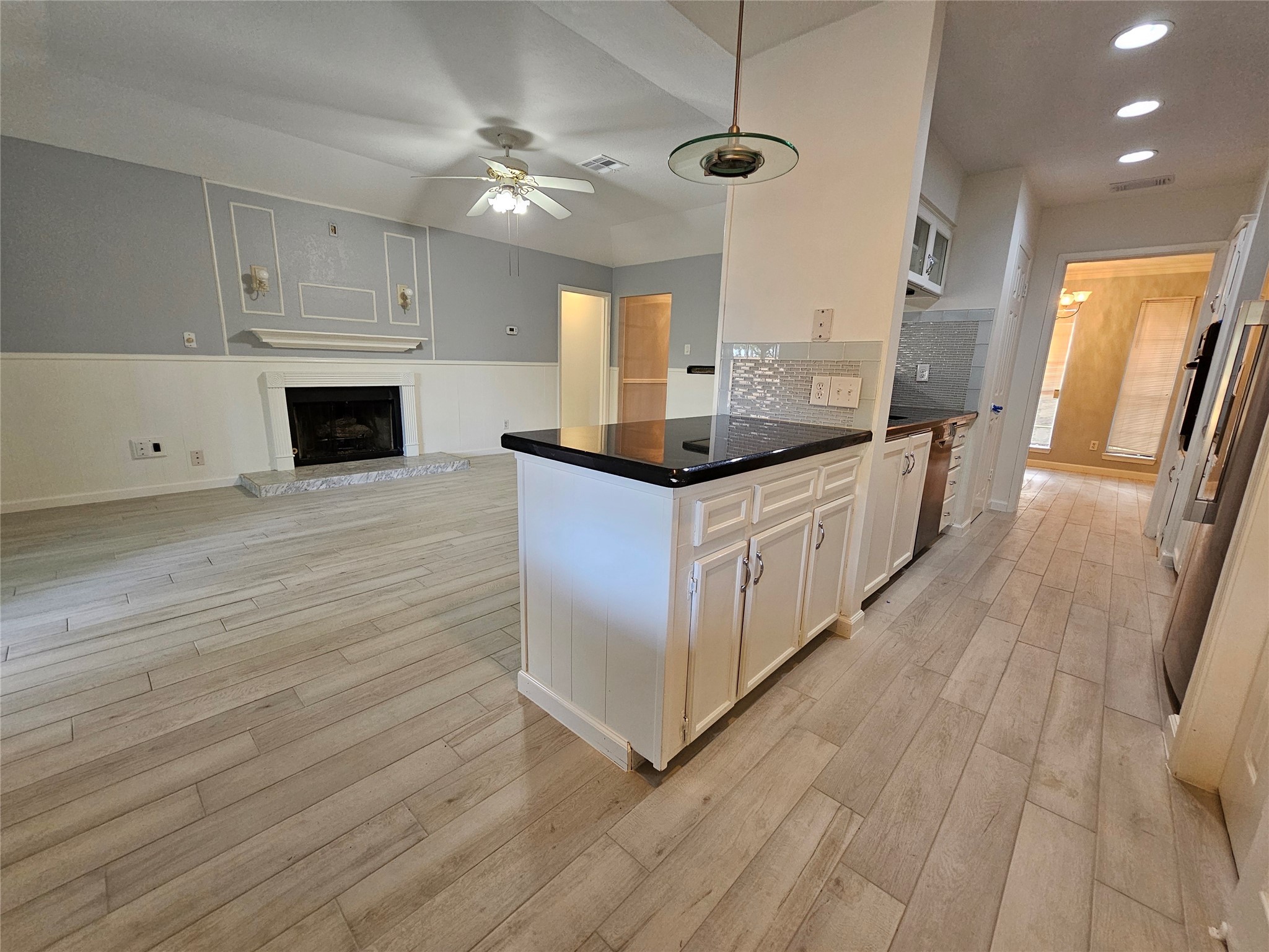 2502 Knoll Street Houston, TX 77080 - Photo 7 of 38