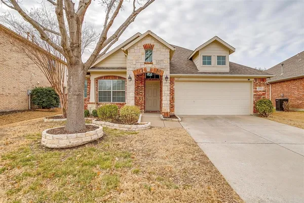 $2,150 | 1721 Castle Creek Drive, Little Elm, TX 75068