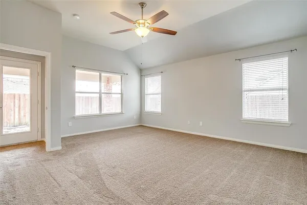 $2,150 | 1721 Castle Creek Drive, Little Elm, TX 75068