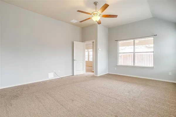 $2,150 | 1721 Castle Creek Drive, Little Elm, TX 75068