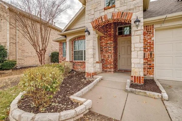 $2,150 | 1721 Castle Creek Drive, Little Elm, TX 75068