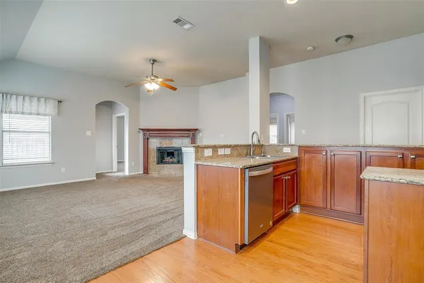 $2,150 | 1721 Castle Creek Drive, Little Elm, TX 75068