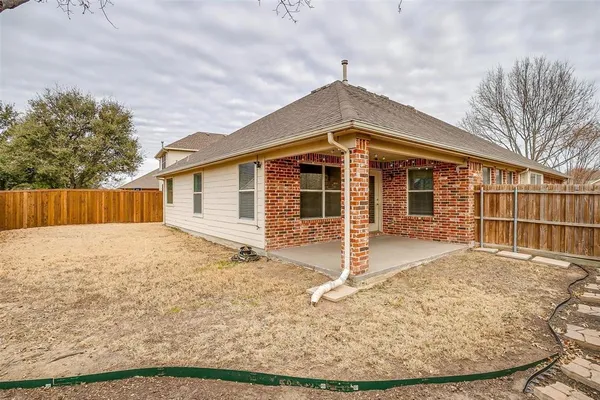 $2,150 | 1721 Castle Creek Drive, Little Elm, TX 75068