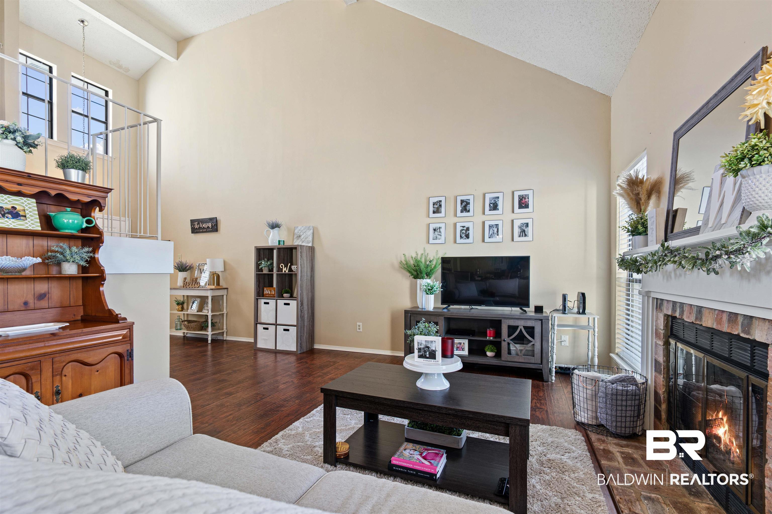 5900 Grelot Road, Unit 601 Mobile, AL 36609 - Photo 7 of 24 Living Area