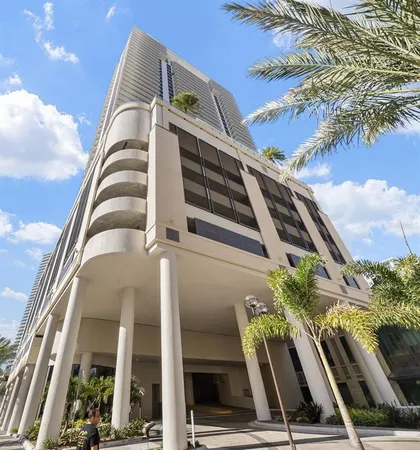 $11,000 | 275 1st Avenue South, Unit 1202, St. Petersburg, FL 33701