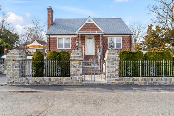 $975,000 | 18 Butler Place, Yonkers, NY 10710