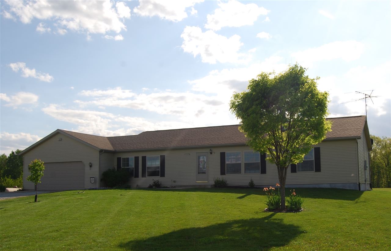 18475 Apple Road Bourbon, IN 46504 - Photo 1 of 30