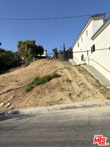 a view of a big yard