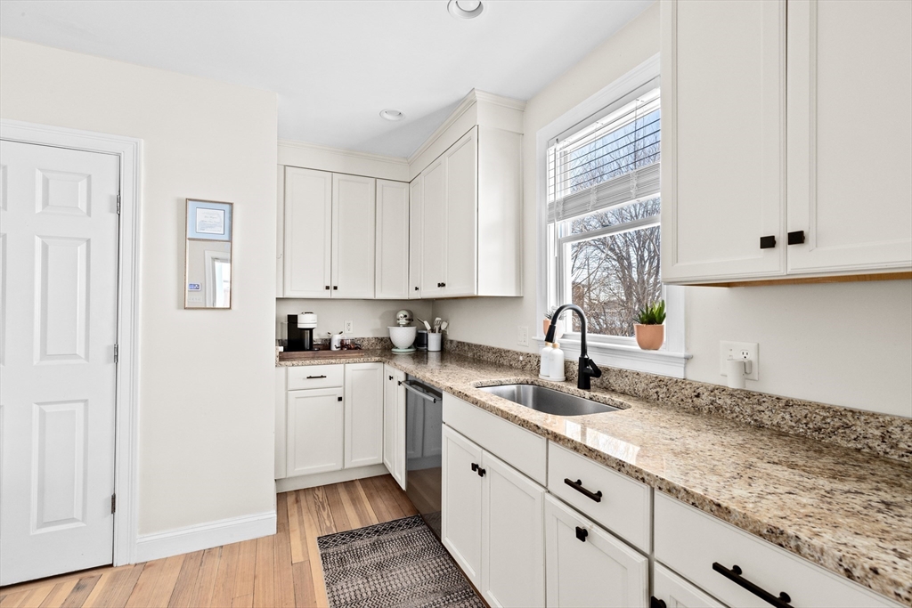 7 Old Colony Road Hull, MA 02045 - Photo 8 of 35 Gallery Image 8