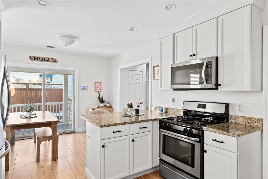 7 Old Colony Road Hull, MA 02045 - Photo 9 of 35 Gallery Image 9