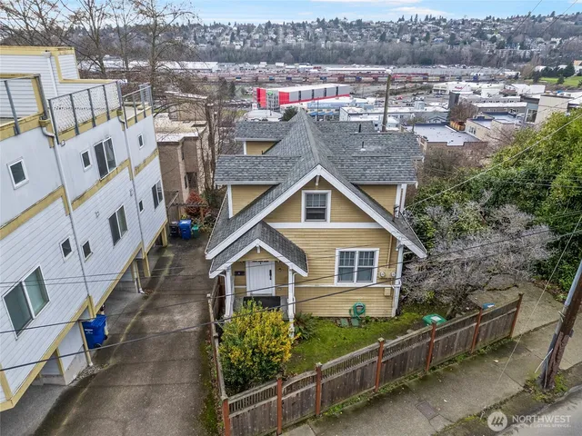 $1,275,000 | 2071 Gilman Drive West, Seattle, WA 98119