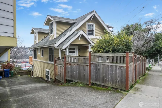 $1,275,000 | 2071 Gilman Drive West, Seattle, WA 98119