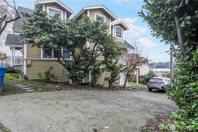 $1,275,000 | 2071 Gilman Drive West, Seattle, WA 98119