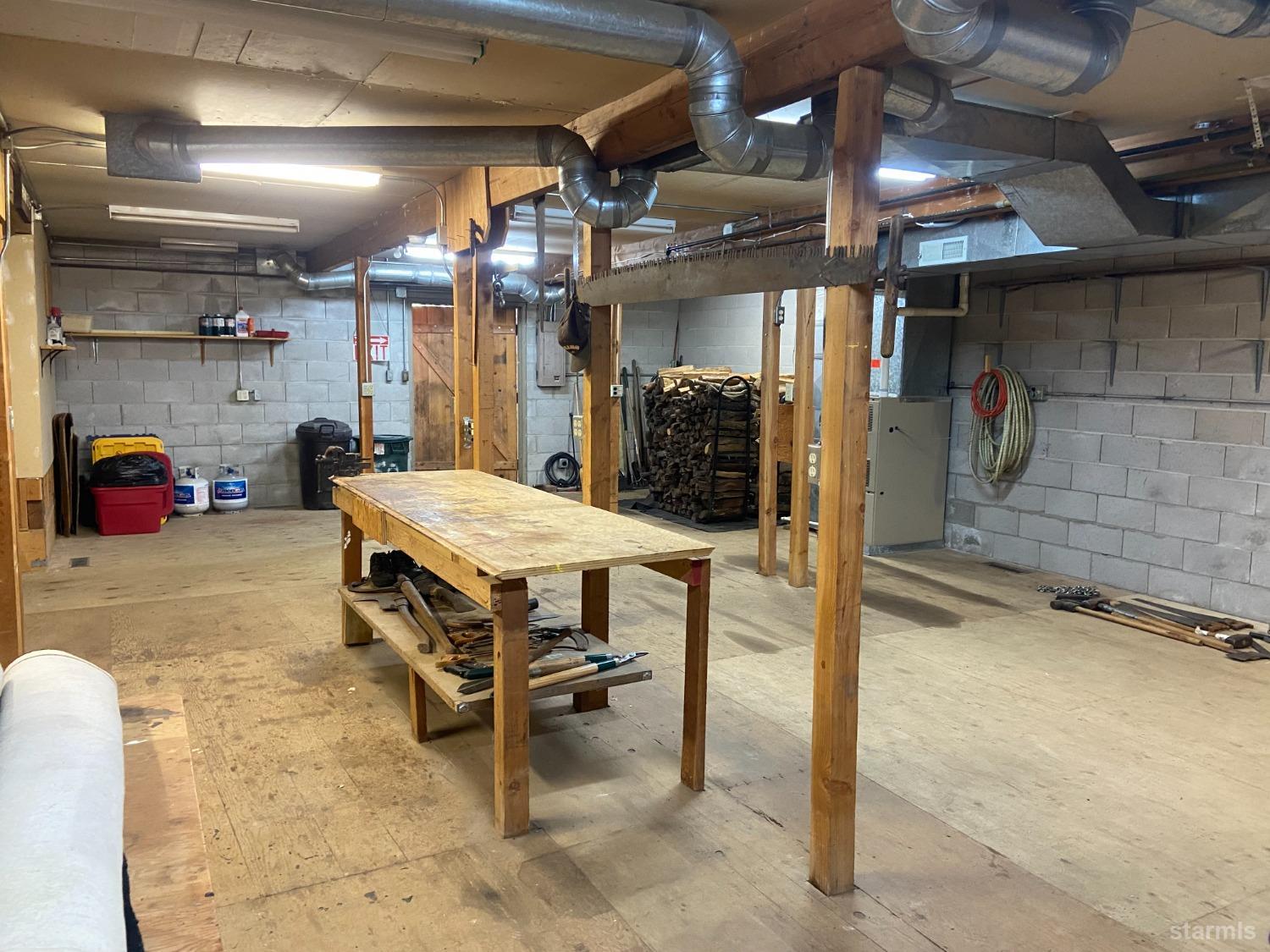 1085 Cooks Spur Road Twin Bridges, CA 95735 - Photo 29 of 30 a view of a room with gym equipment