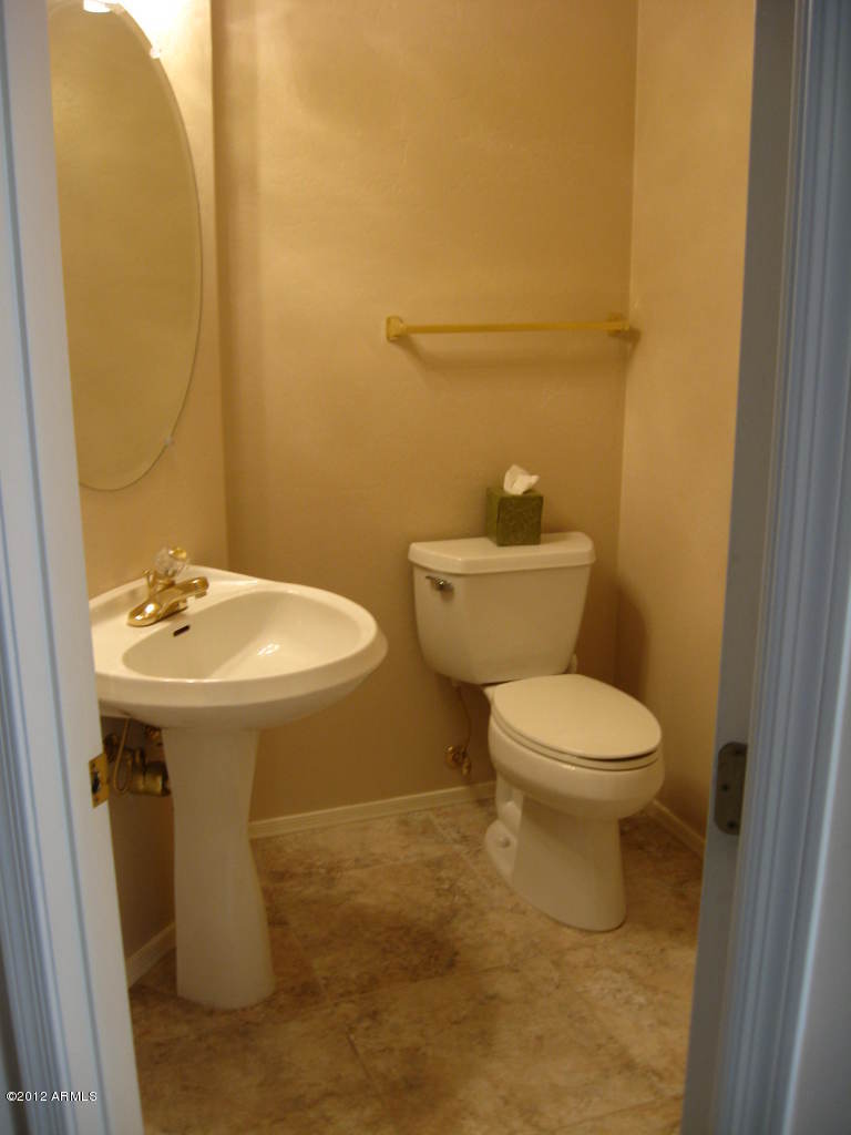 2187 East Victor Road Gilbert, AZ 85296 - Photo 11 of 32 Powder Room
