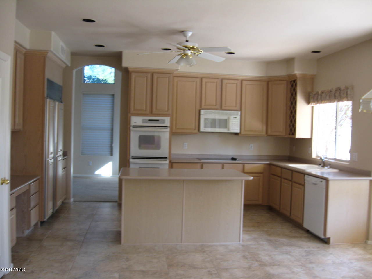 2187 East Victor Road Gilbert, AZ 85296 - Photo 20 of 32 Huge Kitchen