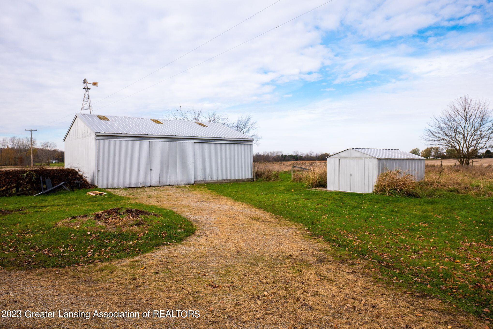 1605 Curtis Road Dansville, MI 48819 - Photo 4 of 27 Barn