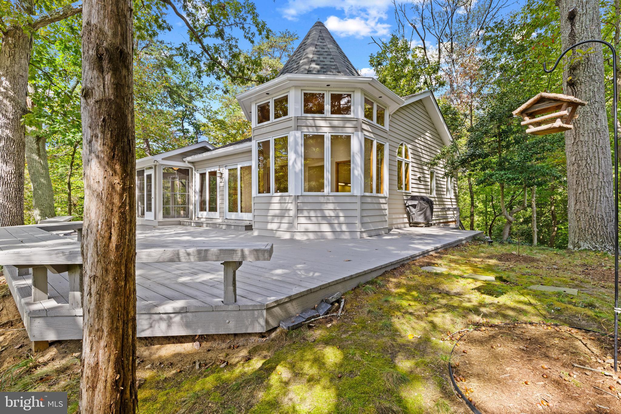 105 Wallace Manor Road Edgewater, MD 21037 - Photo 2 of 35 Coastal cottage with water views!