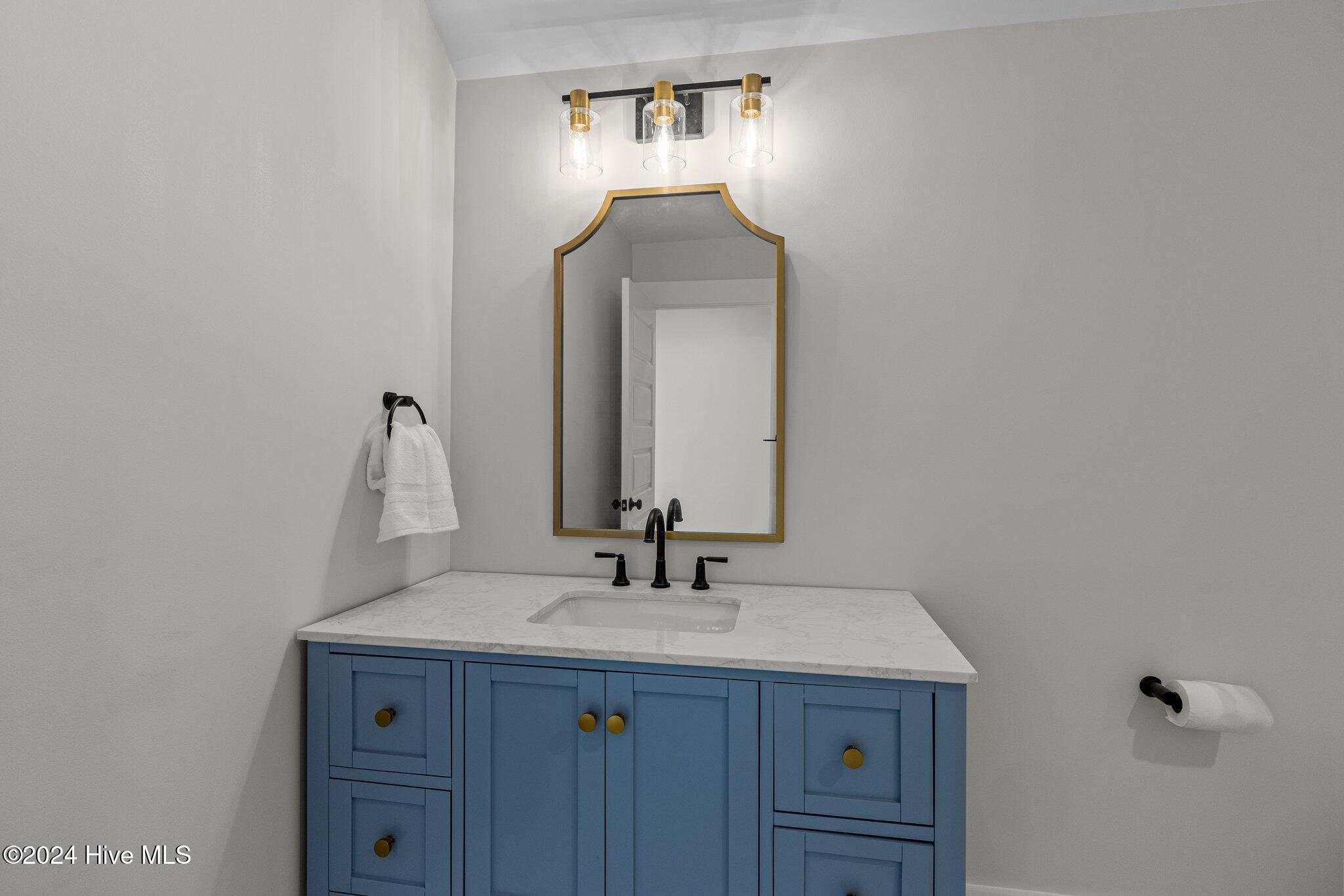 314 Anson Road Beaufort, NC 28516 - Photo 26 of 42 Upstairs Full Bath