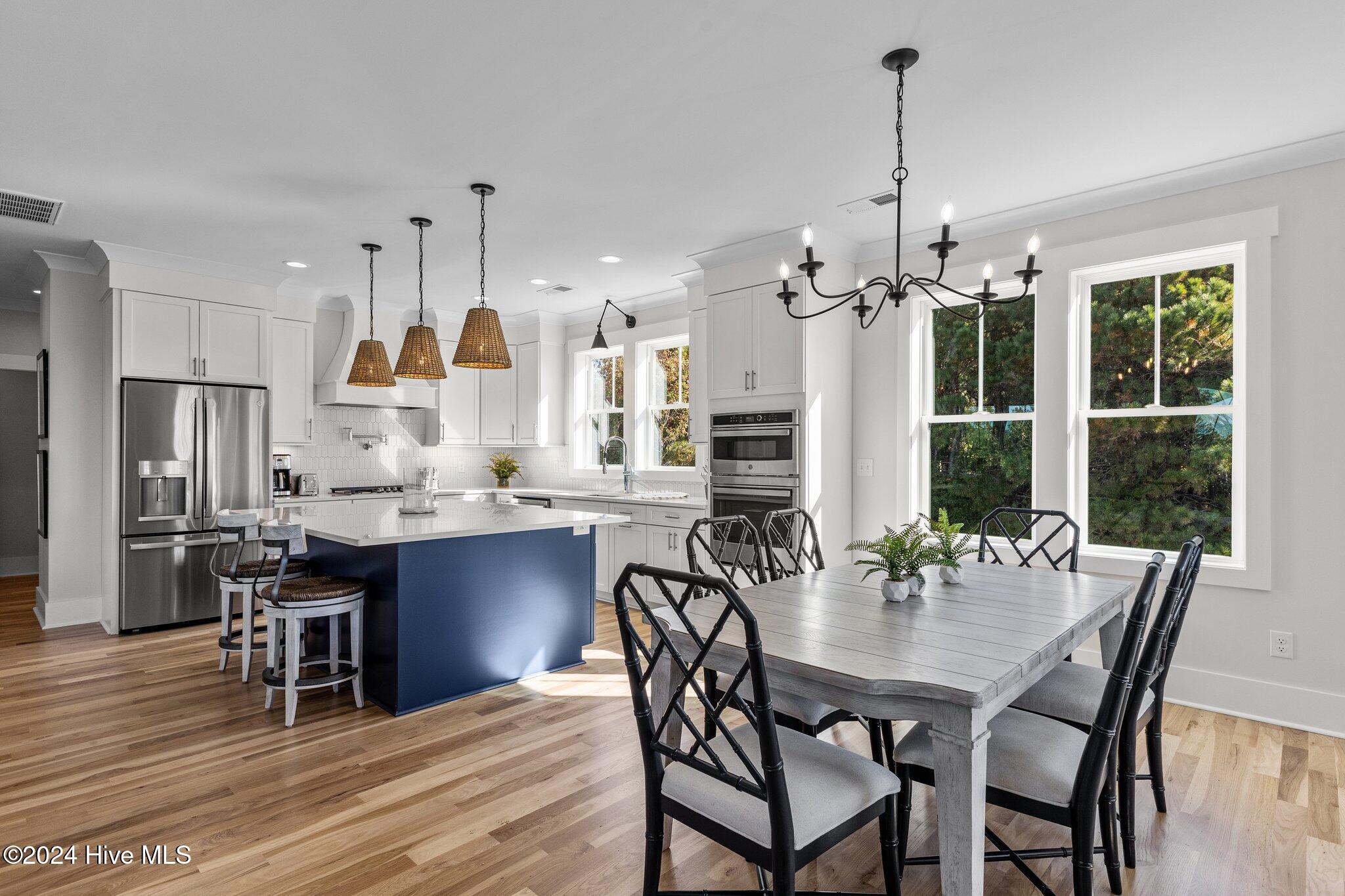 314 Anson Road Beaufort, NC 28516 - Photo 9 of 42 Dining Area and Kitchen