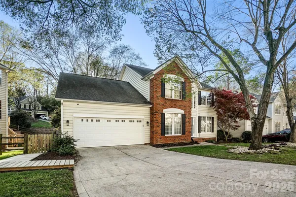 $579,900 | 6239 Skyline Drive, Charlotte, NC 28269
