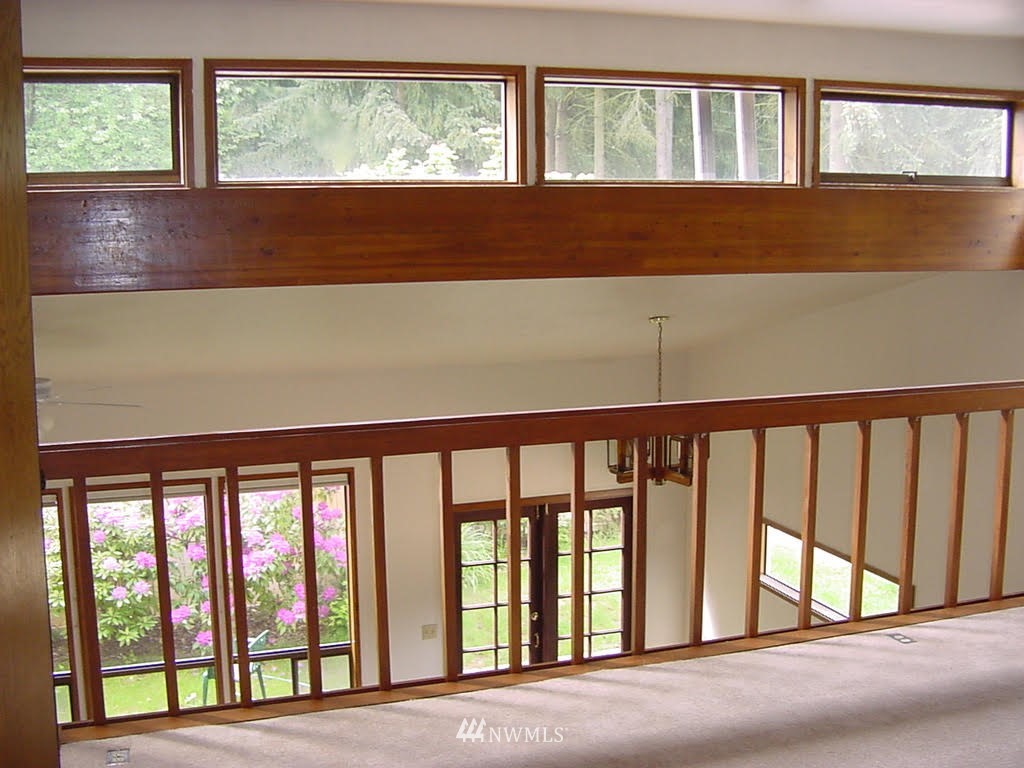 9510 Edmonds Way, Unit A&B Edmonds, WA 98020 - Photo 5 of 14 Gallery Image 5