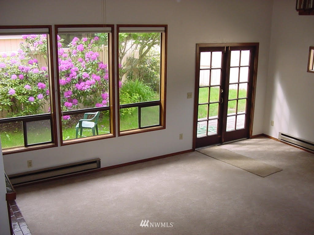 9510 Edmonds Way, Unit A&B Edmonds, WA 98020 - Photo 7 of 14 Gallery Image 7