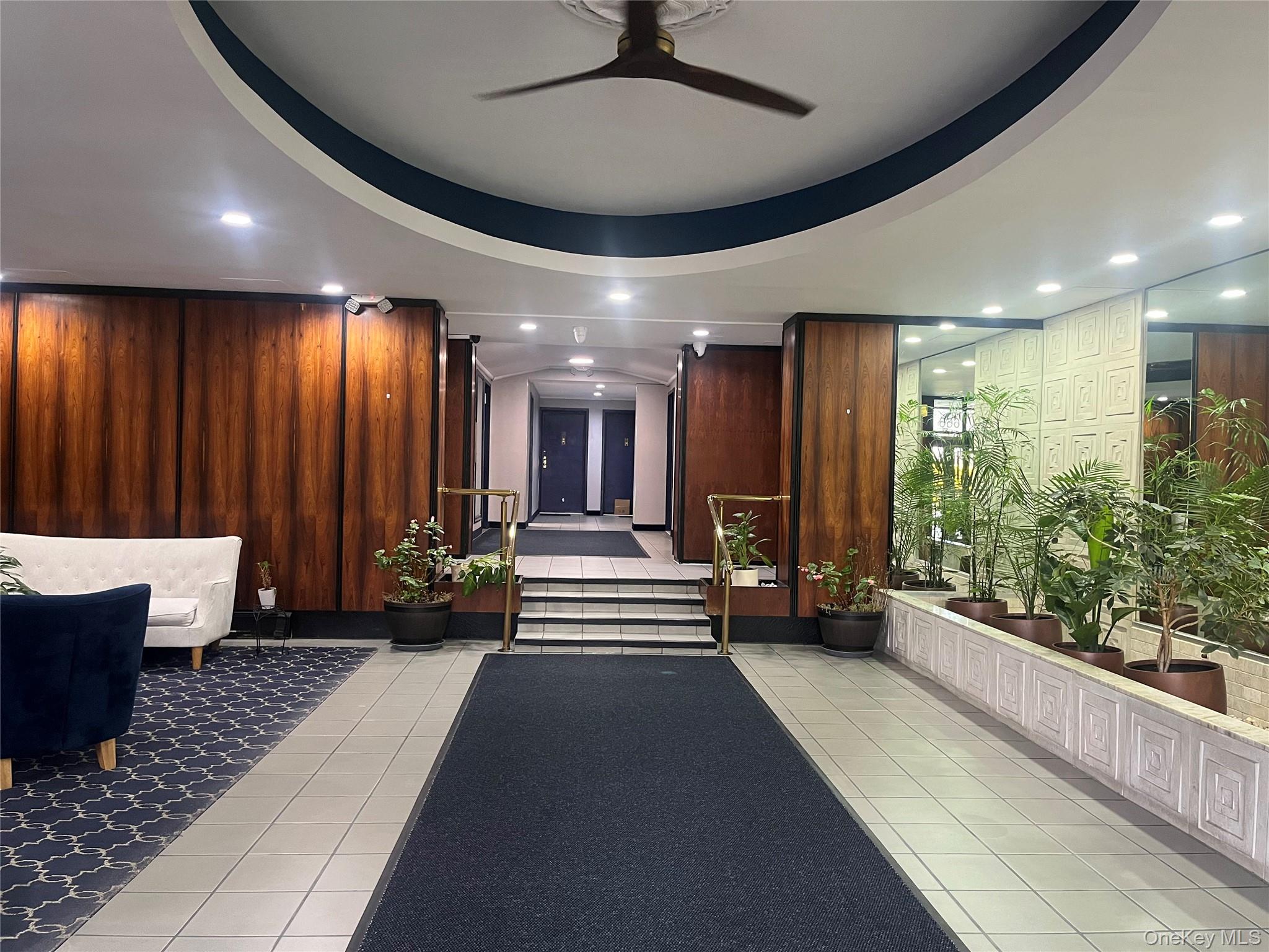 666 Pelham Road, Unit 3A New Rochelle, NY 10805 - Photo 4 of 26 Lobby