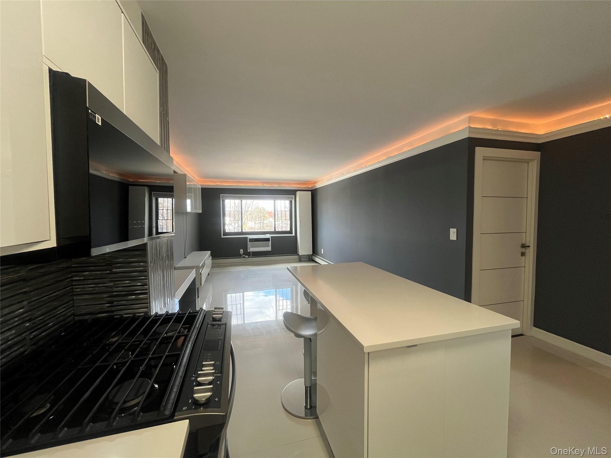 666 Pelham Road, Unit 3A New Rochelle, NY 10805 - Photo 6 of 26 Kitchen