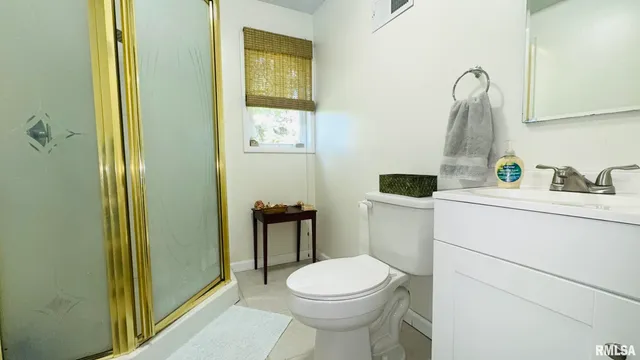 $112,000 | 1010 East Randolph Street, McLeansboro, IL 62859