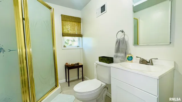 $112,000 | 1010 East Randolph Street, McLeansboro, IL 62859