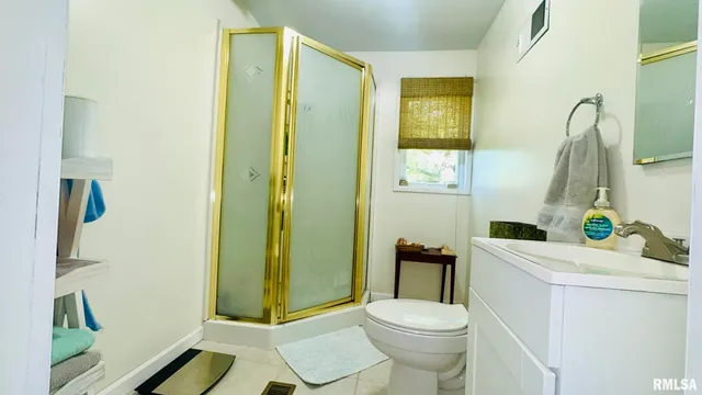 $112,000 | 1010 East Randolph Street, McLeansboro, IL 62859