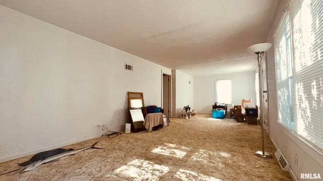 $112,000 | 1010 East Randolph Street, McLeansboro, IL 62859