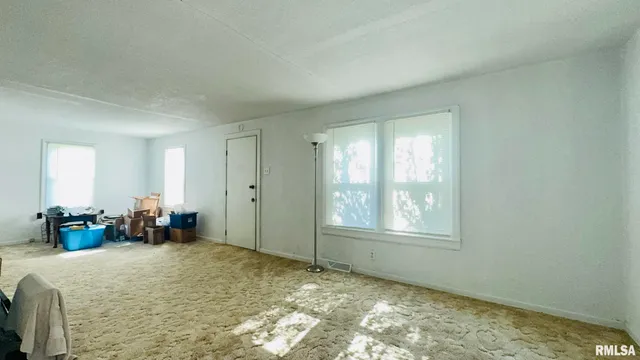 $112,000 | 1010 East Randolph Street, McLeansboro, IL 62859