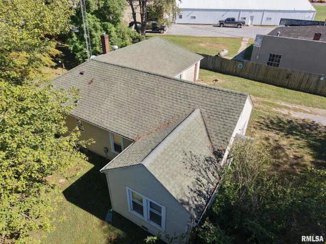 $112,000 | 1010 East Randolph Street, McLeansboro, IL 62859