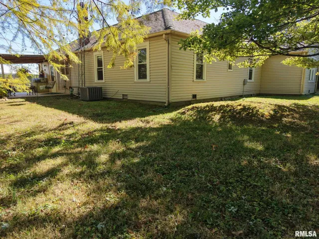 $112,000 | 1010 East Randolph Street, McLeansboro, IL 62859