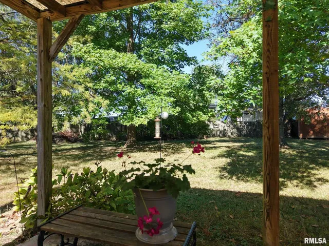 $112,000 | 1010 East Randolph Street, McLeansboro, IL 62859