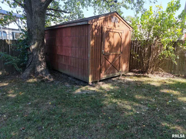 $112,000 | 1010 East Randolph Street, McLeansboro, IL 62859