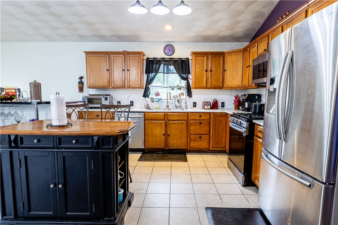 61 Cyr Street Providence, RI 02905 - Photo 6 of 40
