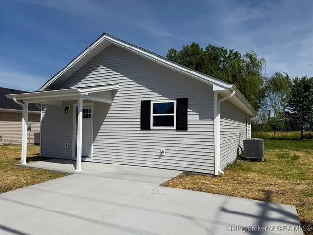 $164,900 | 202 East Walnut Street, Crothersville, IN 47229