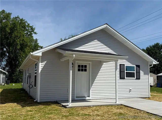 $164,900 | 202 East Walnut Street, Crothersville, IN 47229