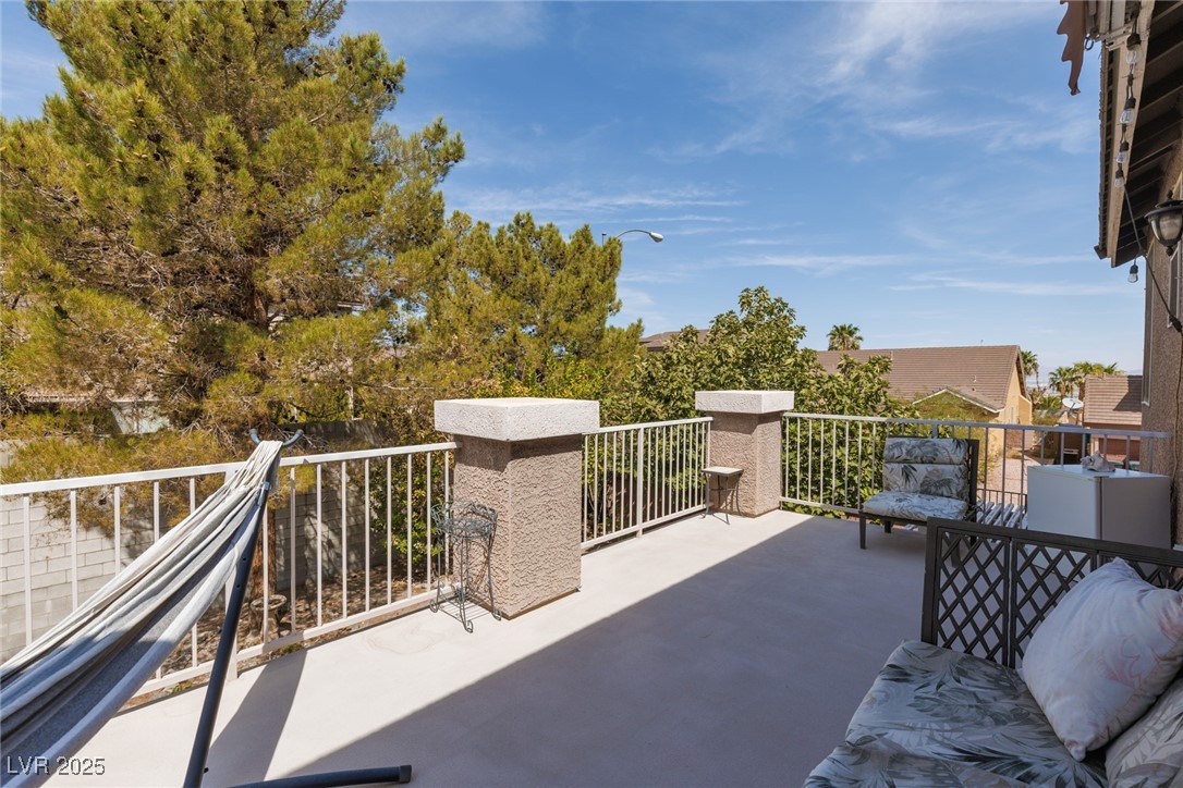 99 Milicity Road Henderson, NV 89012 - Photo 31 of 51 View of patio