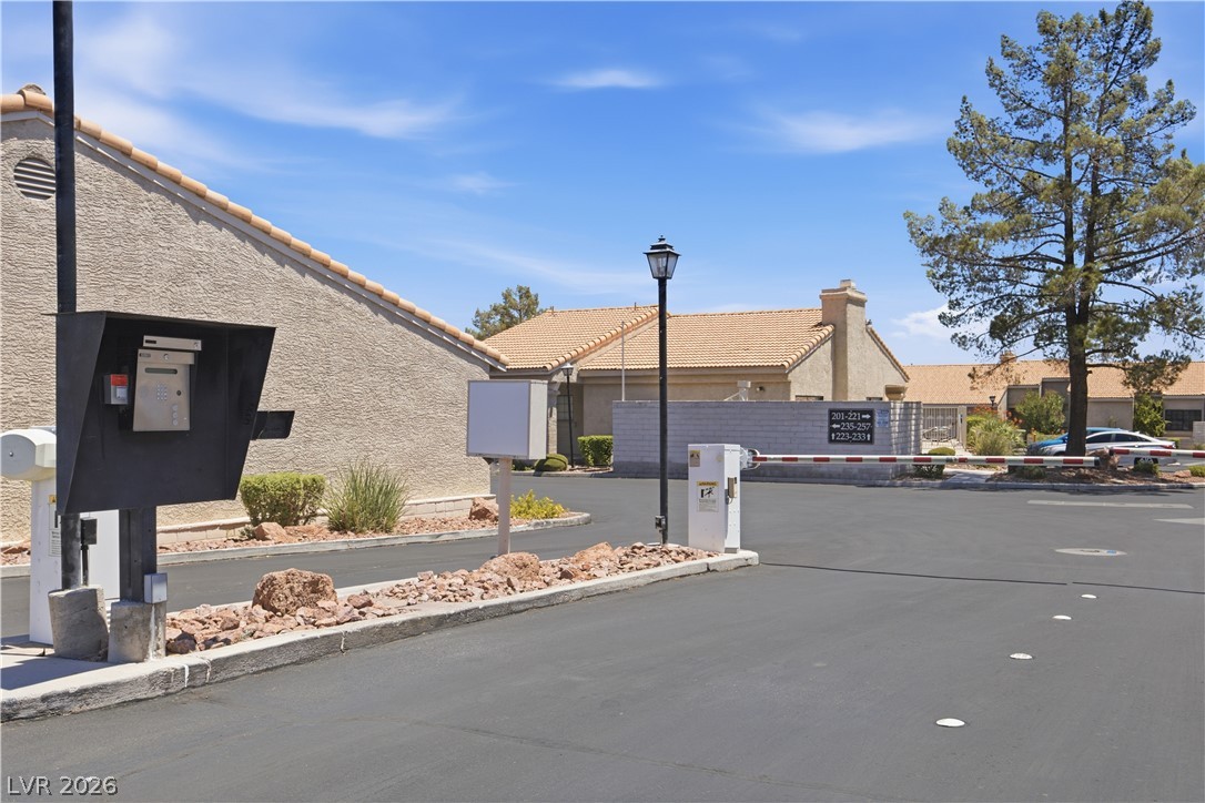 251 North Cimarron Road Las Vegas, NV 89145 - Photo 32 of 41