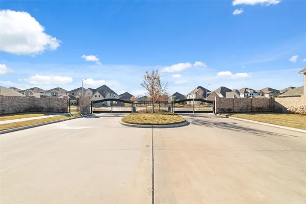 $2,800 | 13831 Andover Park Drive, Houston, TX 77083