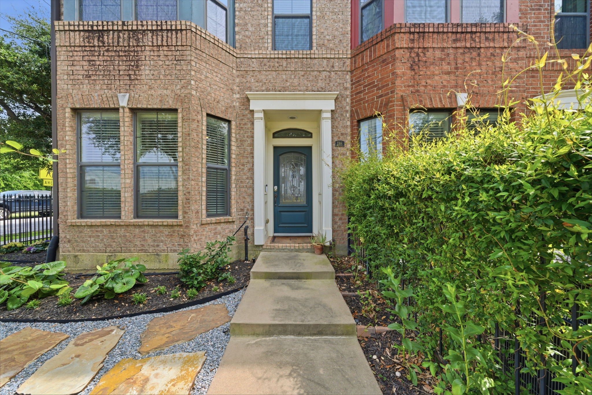 2110 Shearn Street, Unit 16 Houston, TX 77007 - Photo 29 of 37 The front yard is just the right amount of space for an urban garden and pets! Landscaping has just been updated - fresh mulch, pavers have been releveled, new plants - making it such an inviting space!