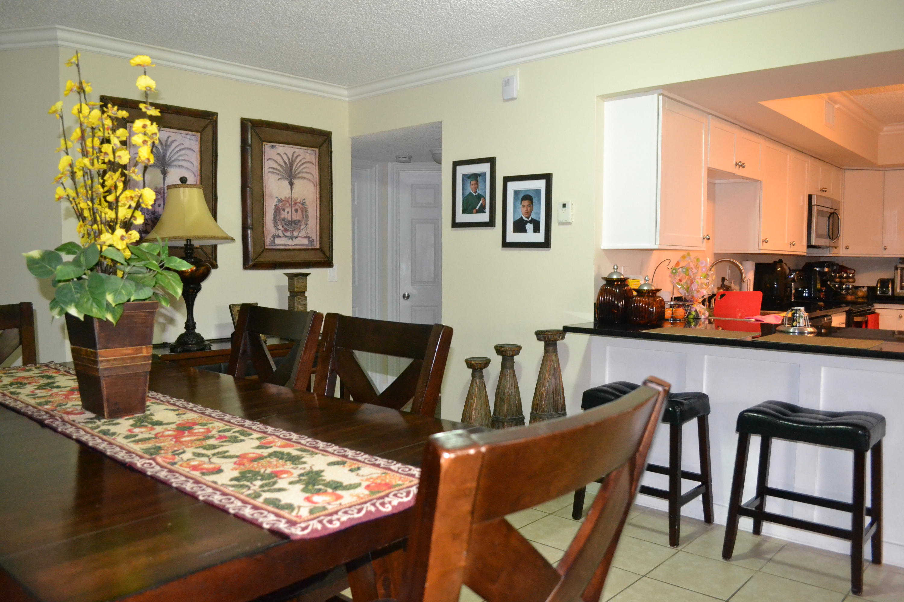 3171 Leewood Terrace, Unit L132 Boca Raton, FL 33431 - Photo 6 of 26 Kitchen Bar
