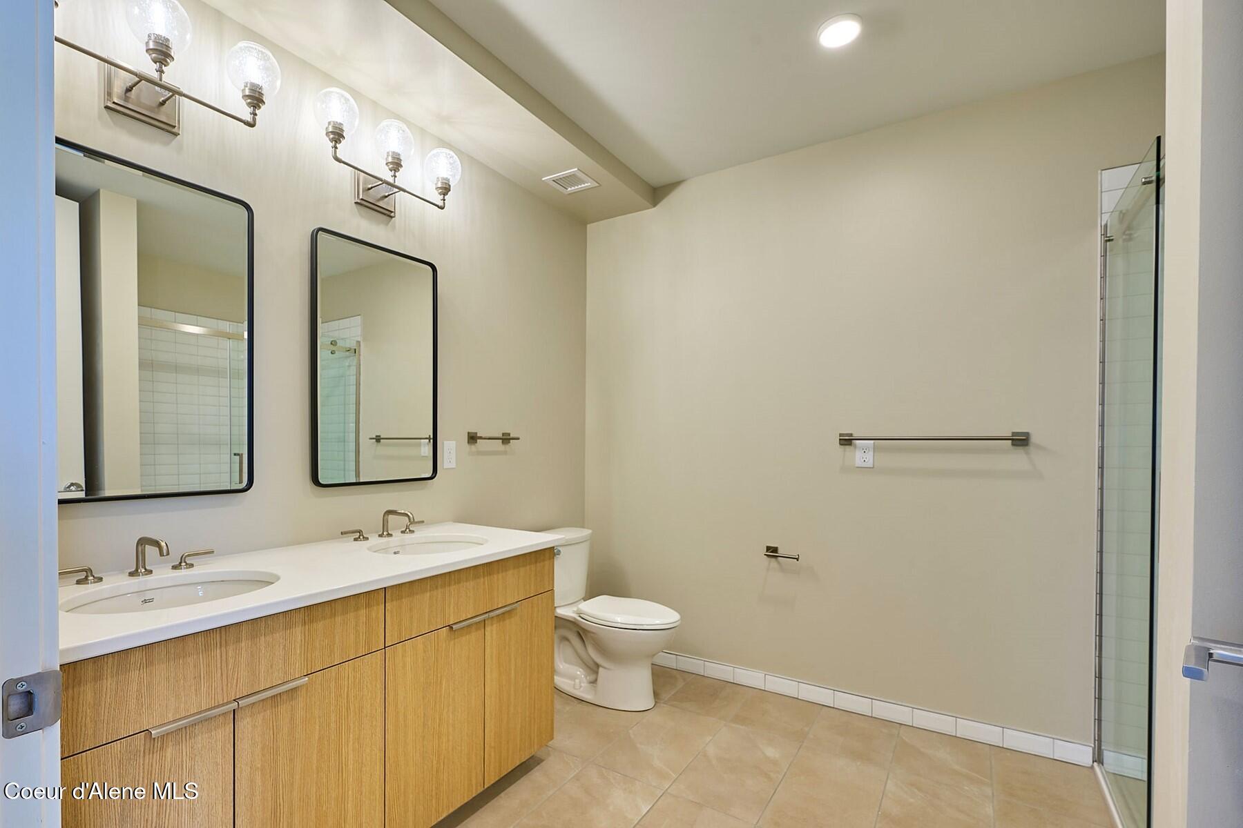 503 Cedar Street, Unit 203 Sandpoint, ID 83864 - Photo 18 of 38 Primary En Suite