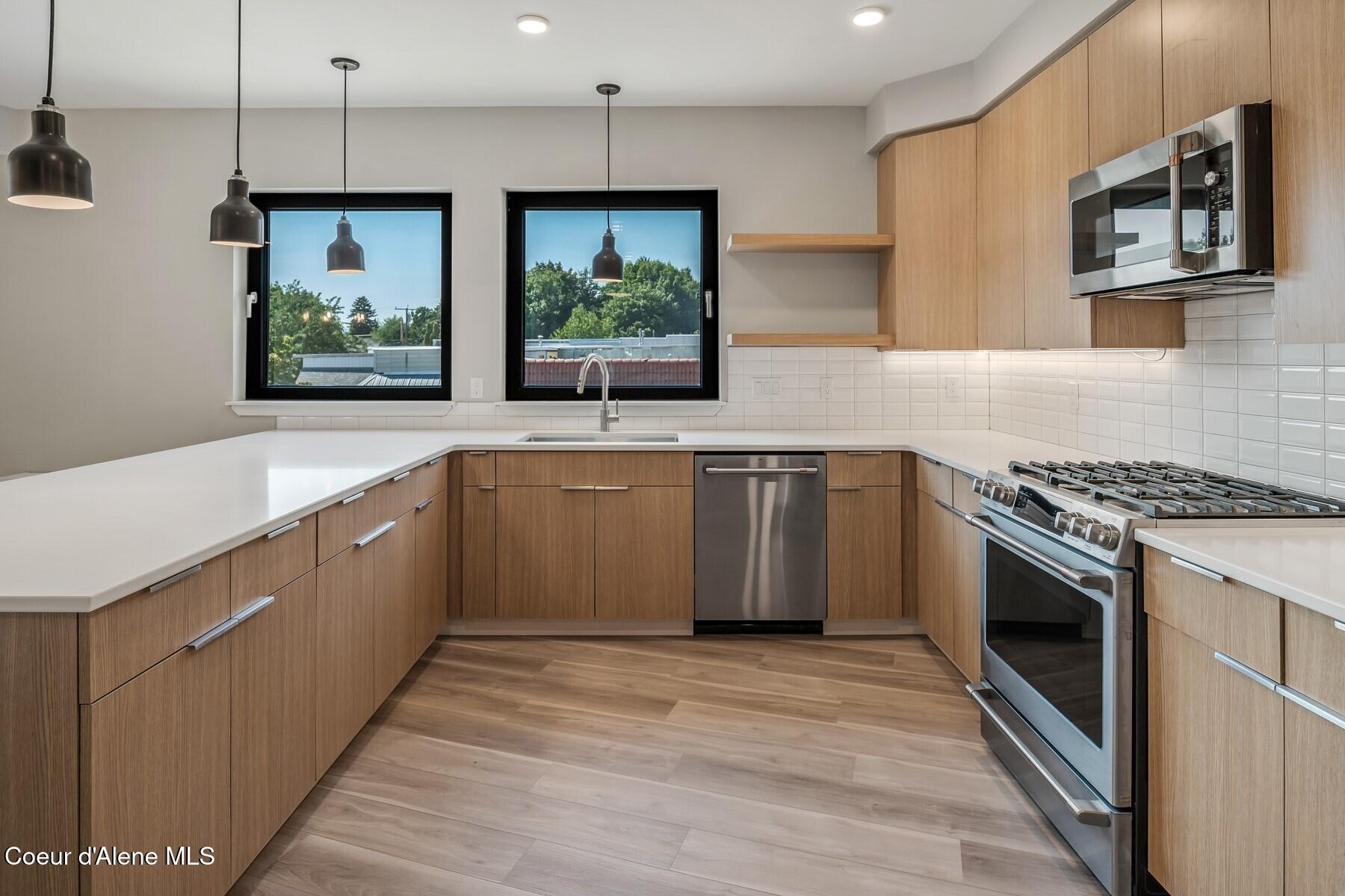 503 Cedar Street, Unit 203 Sandpoint, ID 83864 - Photo 2 of 38 Efficient Kitchen