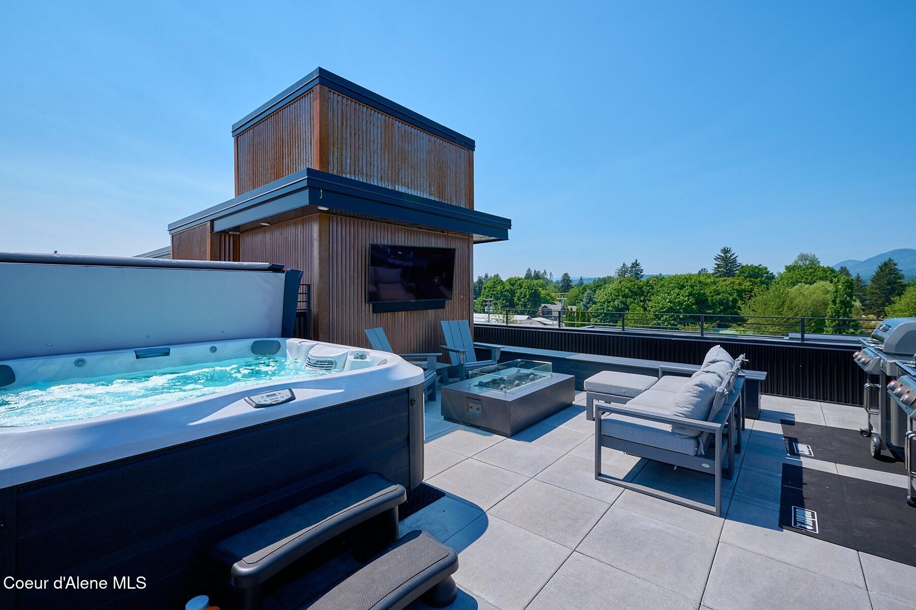 503 Cedar Street, Unit 203 Sandpoint, ID 83864 - Photo 27 of 38 Roof Top Enjoyment