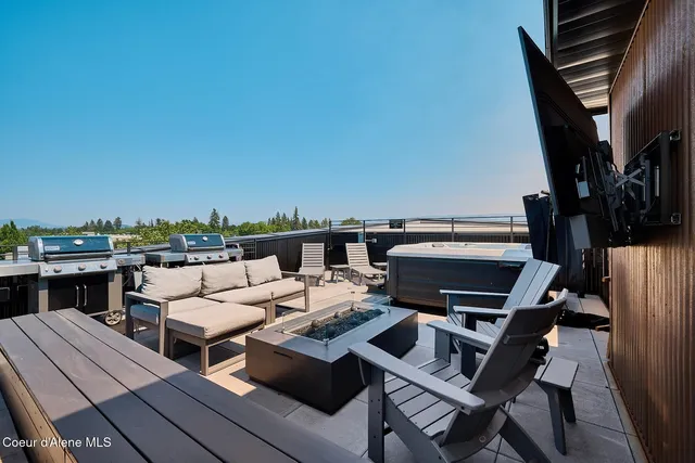 $950,000 | 503 Cedar Street, Unit 203, Sandpoint, ID 83864